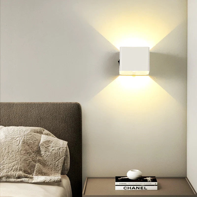 Light Cube™ - The wireless wall lamp with a touch of luxury!