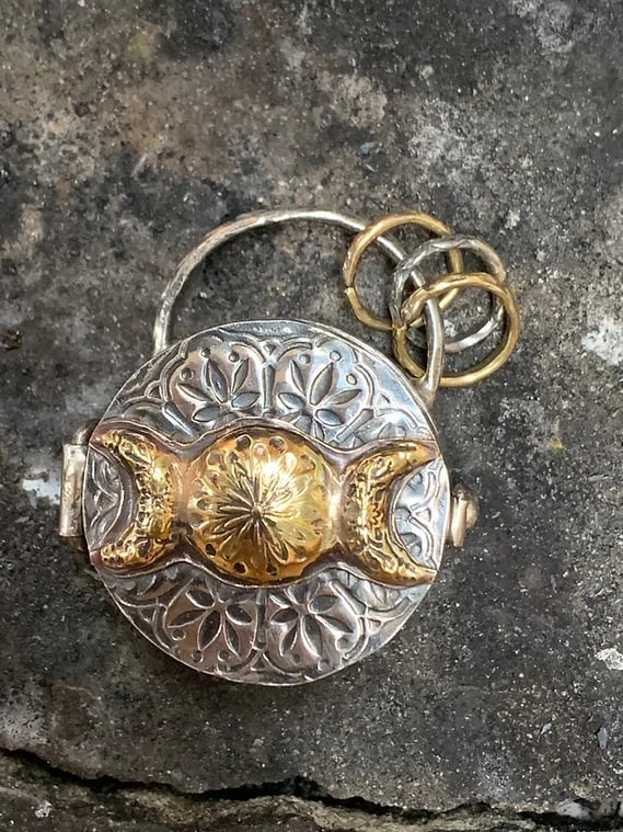 LunaSoul™ — Unlock Calm Confidence and Soulful Strength Every Day