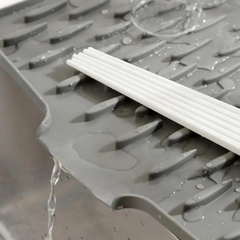 Multifunctional Silicone Mat for Heat Protection and Drying | Heat Resistant & Non-Slip | Globetrek