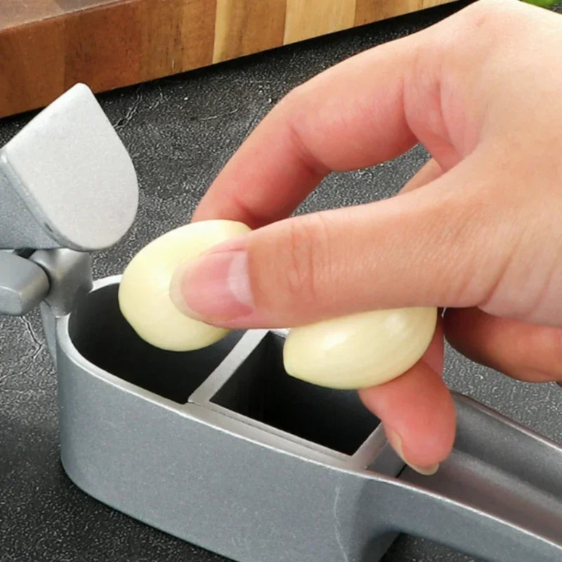 All-in-One Garlic Crusher and Slicer – Durable Kitchen Essential