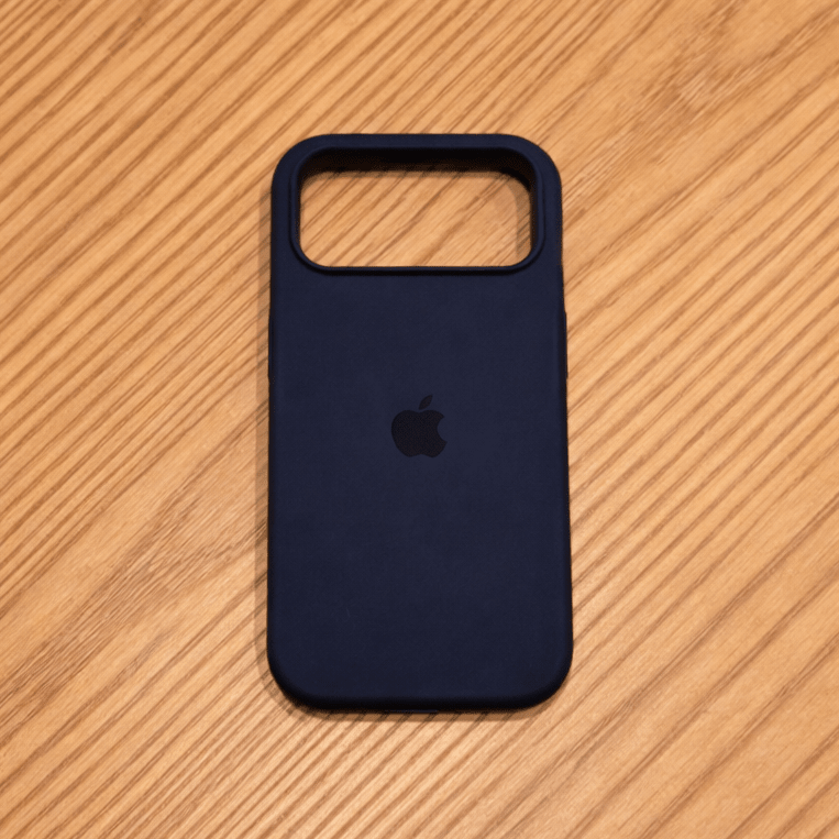 Sleek Silicone Case with Magnetic Compatibility for iPhone
