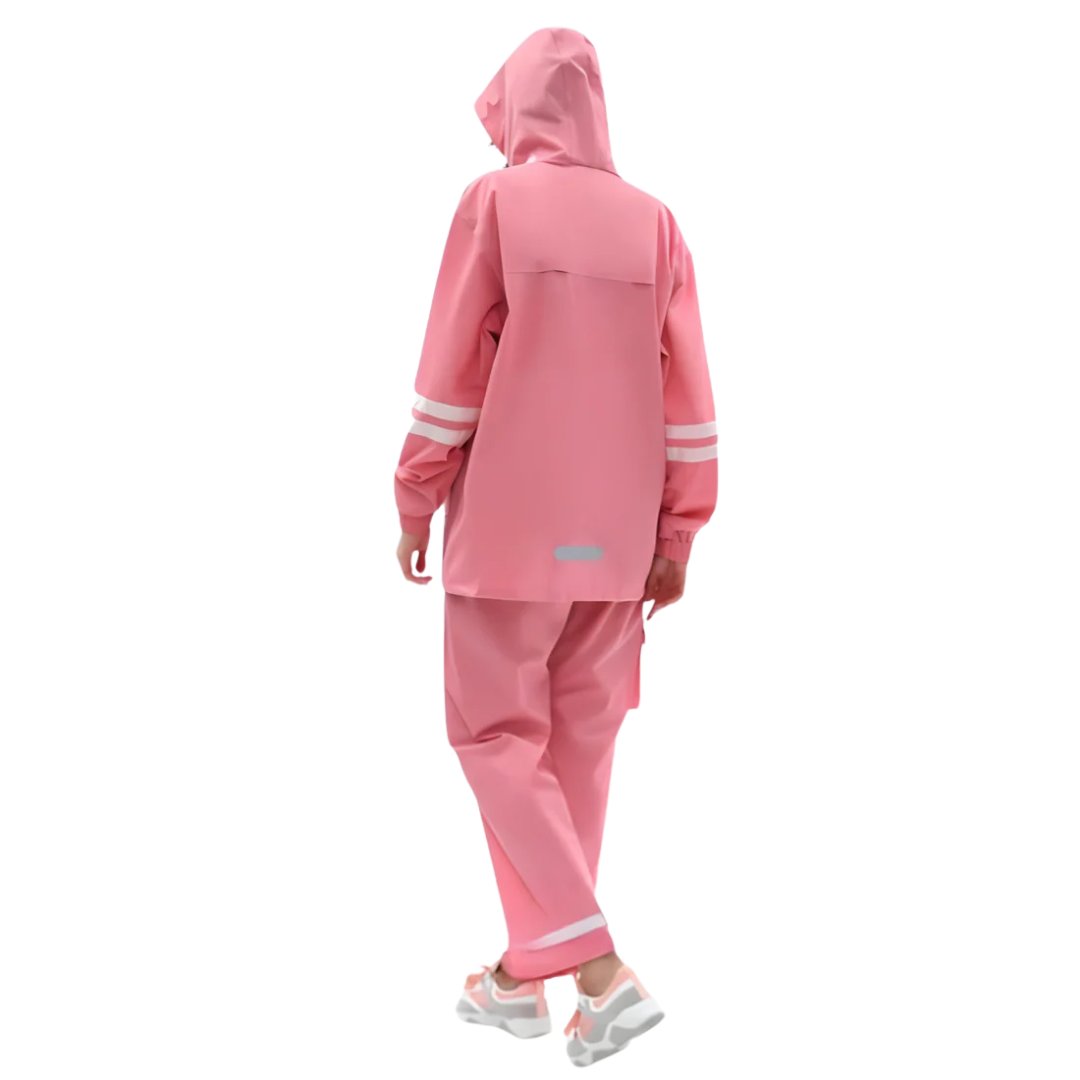Women’s All-Weather Rain Gear – Lightweight & Reliable Protection