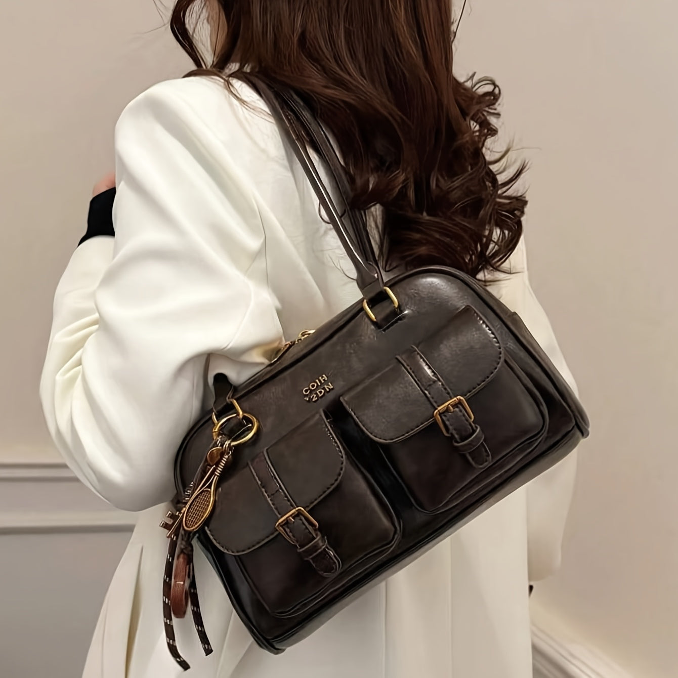 Chic Multi-Pocket Shoulder Bag with Stylish Chain Strap