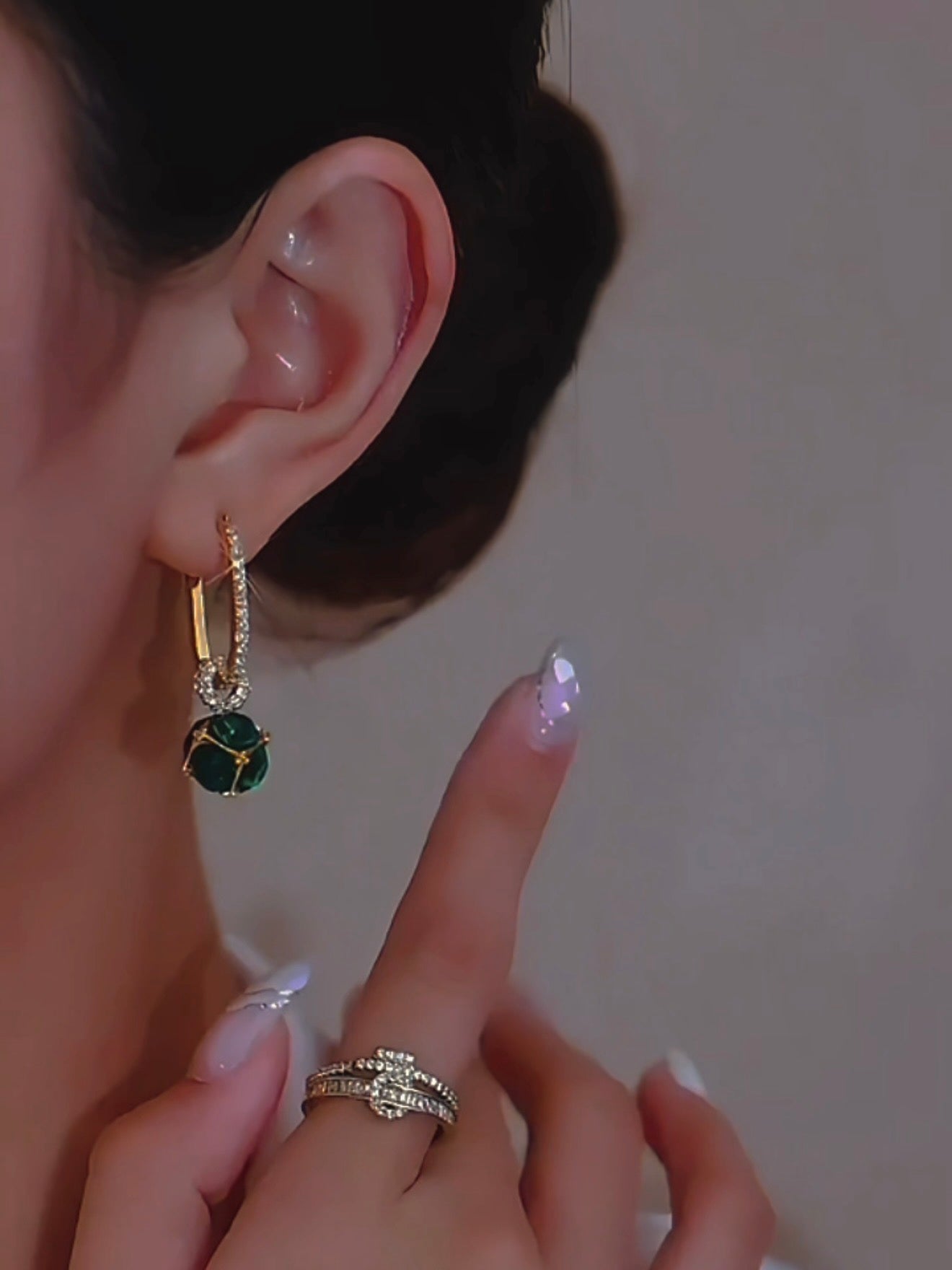 Auramira™ — Radiate Confidence with Featherlight, Hypoallergenic Luxury That Lasts All Day