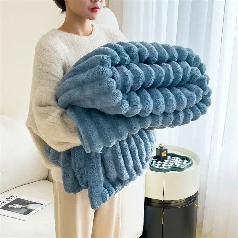 SnugNest™ Plush Blanket — Dive into Unmatched Warmth That Feels Like a Loving Embrace