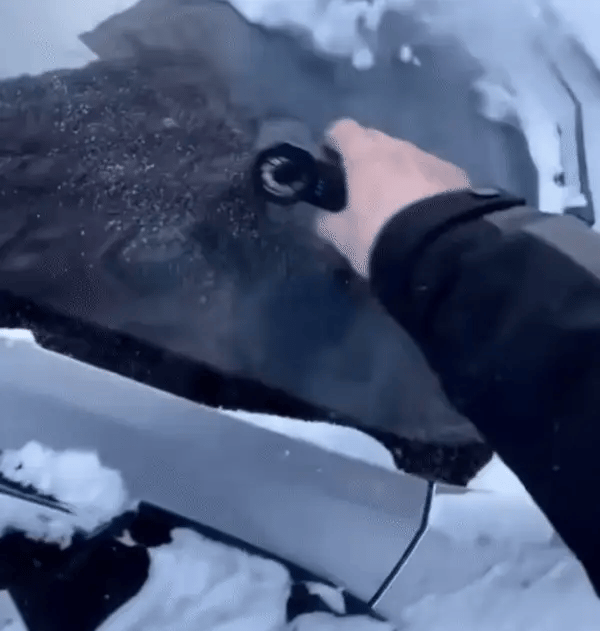 FrostGlide™ — Effortlessly Clear Snow Before Sunrise and Enjoy Cozy Mornings