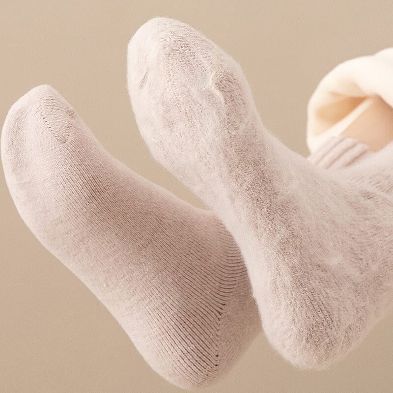 GlideHeat™ Socks — Experience Unstoppable Warmth and All-Day Dry Comfort