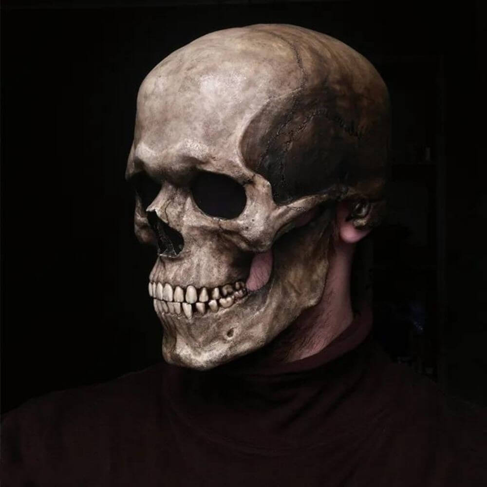 GraveGaze™ — Command Every Room with a Bone-Chillingly Real Skull That Moves and Breathes with You