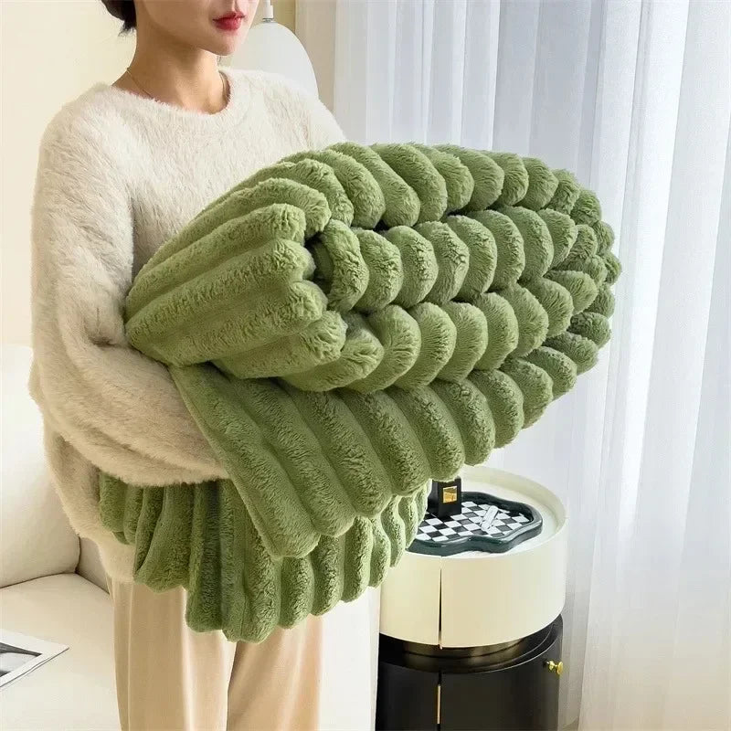 SnugNest™ Plush Blanket — Dive into Unmatched Warmth That Feels Like a Loving Embrace