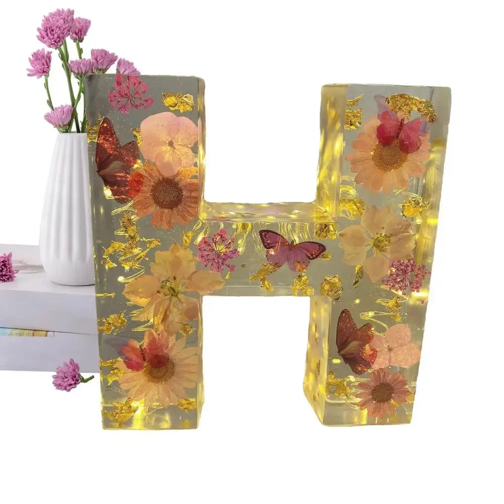 FloraLetter™ — Personalize Your Space with Handcrafted Floral Resin Art