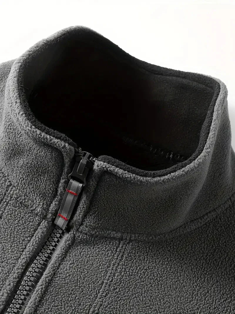 Alpine Comfort Fleece Jacket – Lightweight Warmth for Every Explorer