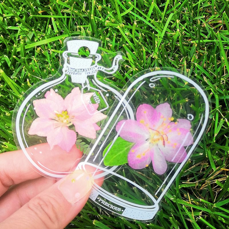 LumaLeaf™ — Experience the Timeless Beauty of Real Flowers in Every Page Turn