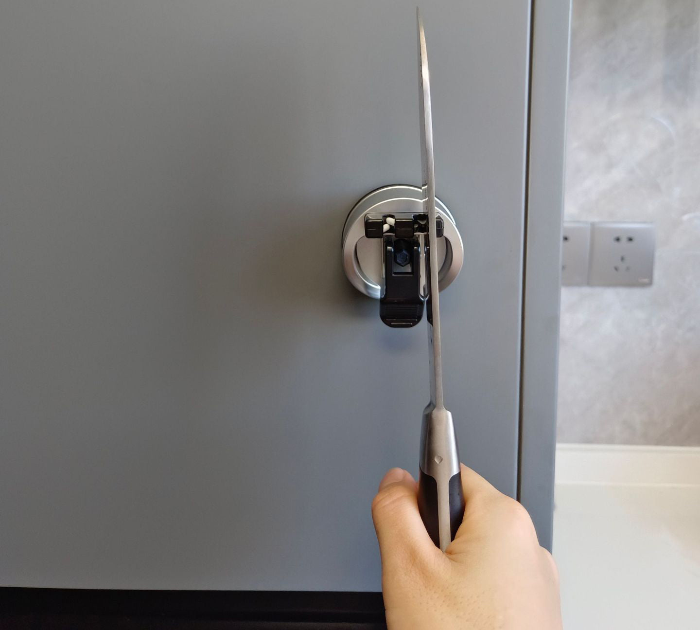 Knife Sharpener | Exact Razor Edge | Two-Stage Sharpening System | Features Suction Base | UltraSharp