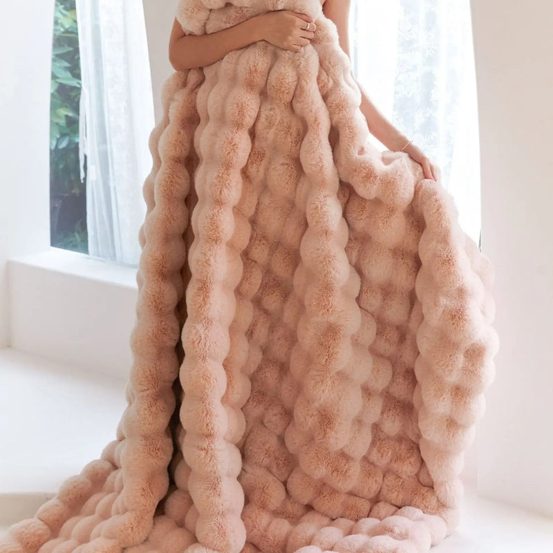 Dual-Sided Plush Throw | Embrace All-Year Comfort