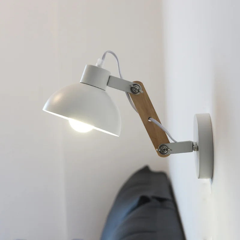 Versatile Modern Wall Light with Adjustable Design