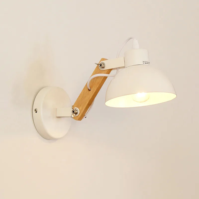 Versatile Modern Wall Light with Adjustable Design