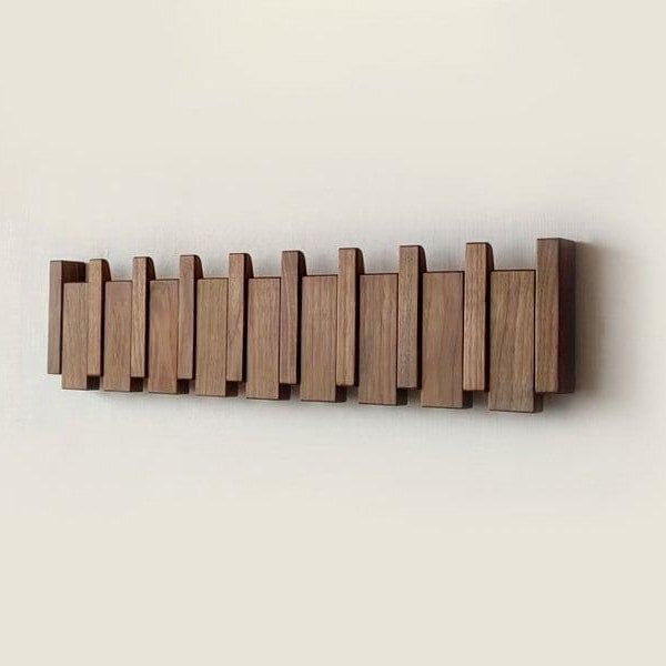 Chic Wooden Coat Stand for Neat Entryways - Maple & Oak Design