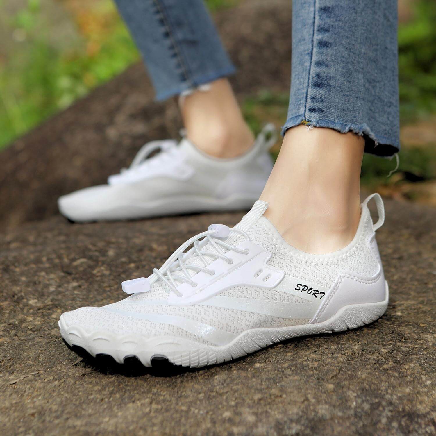 Lightweight Flexible Minimalist Shoes with Wide Toe Space