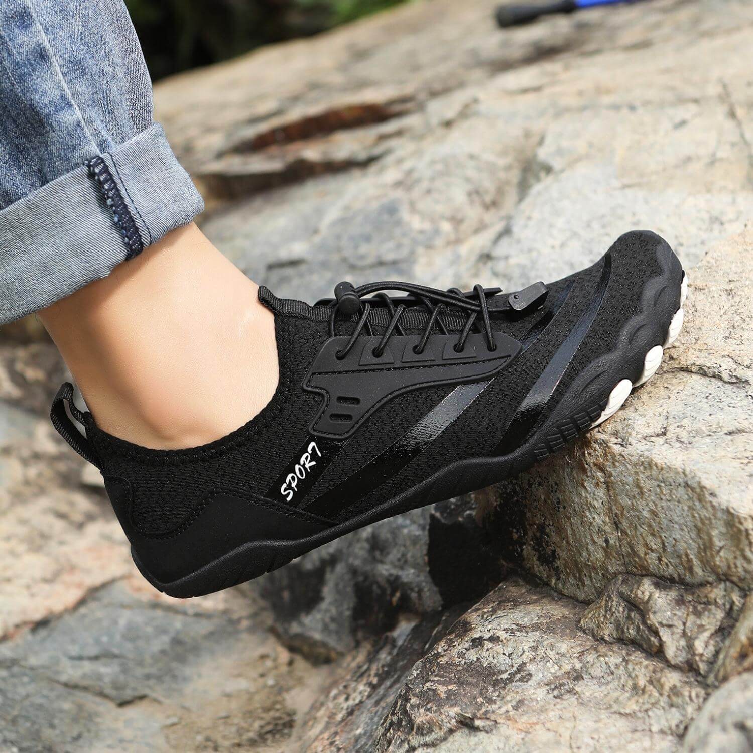 Lightweight Flexible Minimalist Shoes with Wide Toe Space
