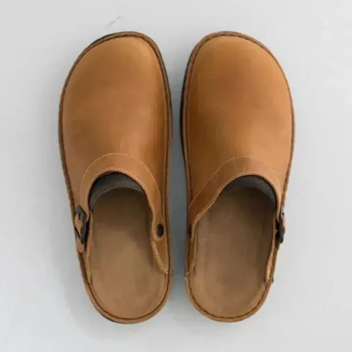 Men's Stylish Leather Slippers with Adjustable Fit and Cushioned Sole