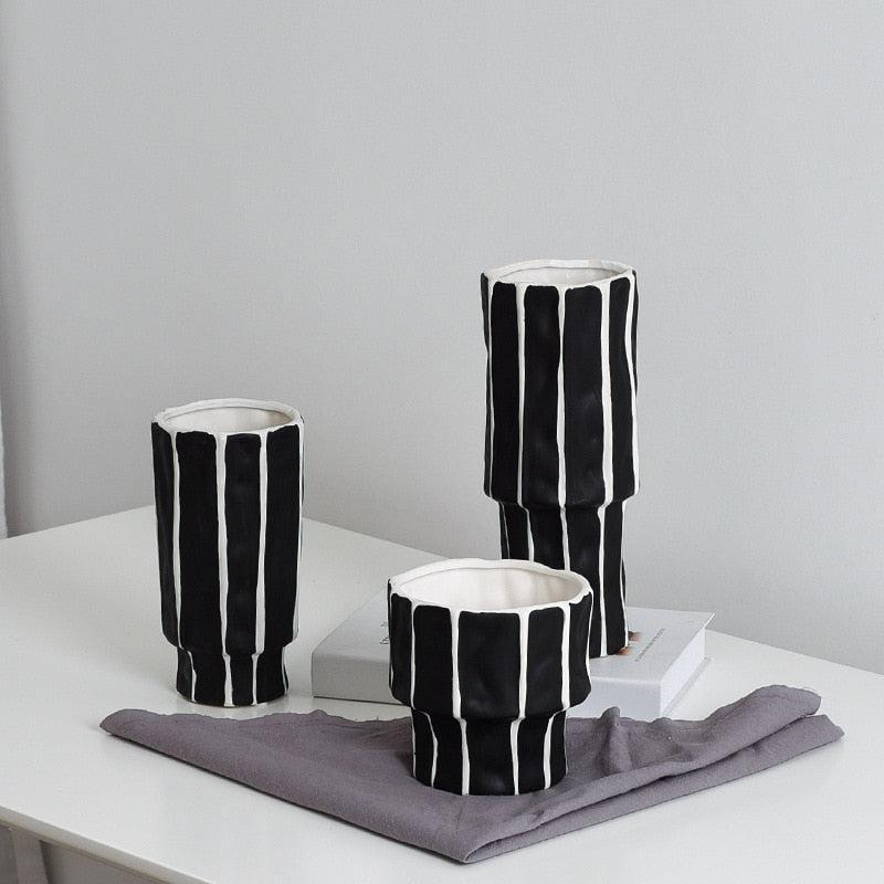 Elegant Black Geometric Ceramic Flower Vase in Various Sizes