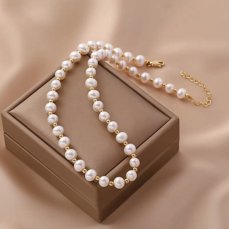Chic Pearl Elegance Pendant Necklace for Women
