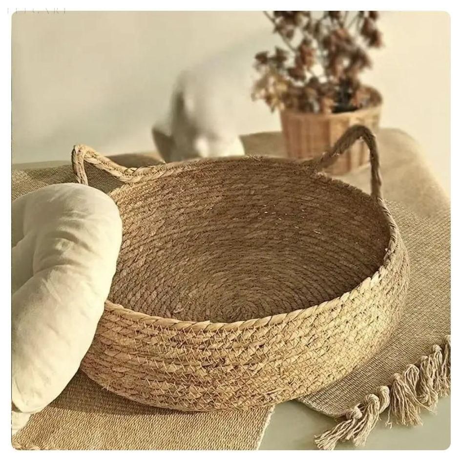 Plush Retreat Cat Bed for Ultimate Comfort