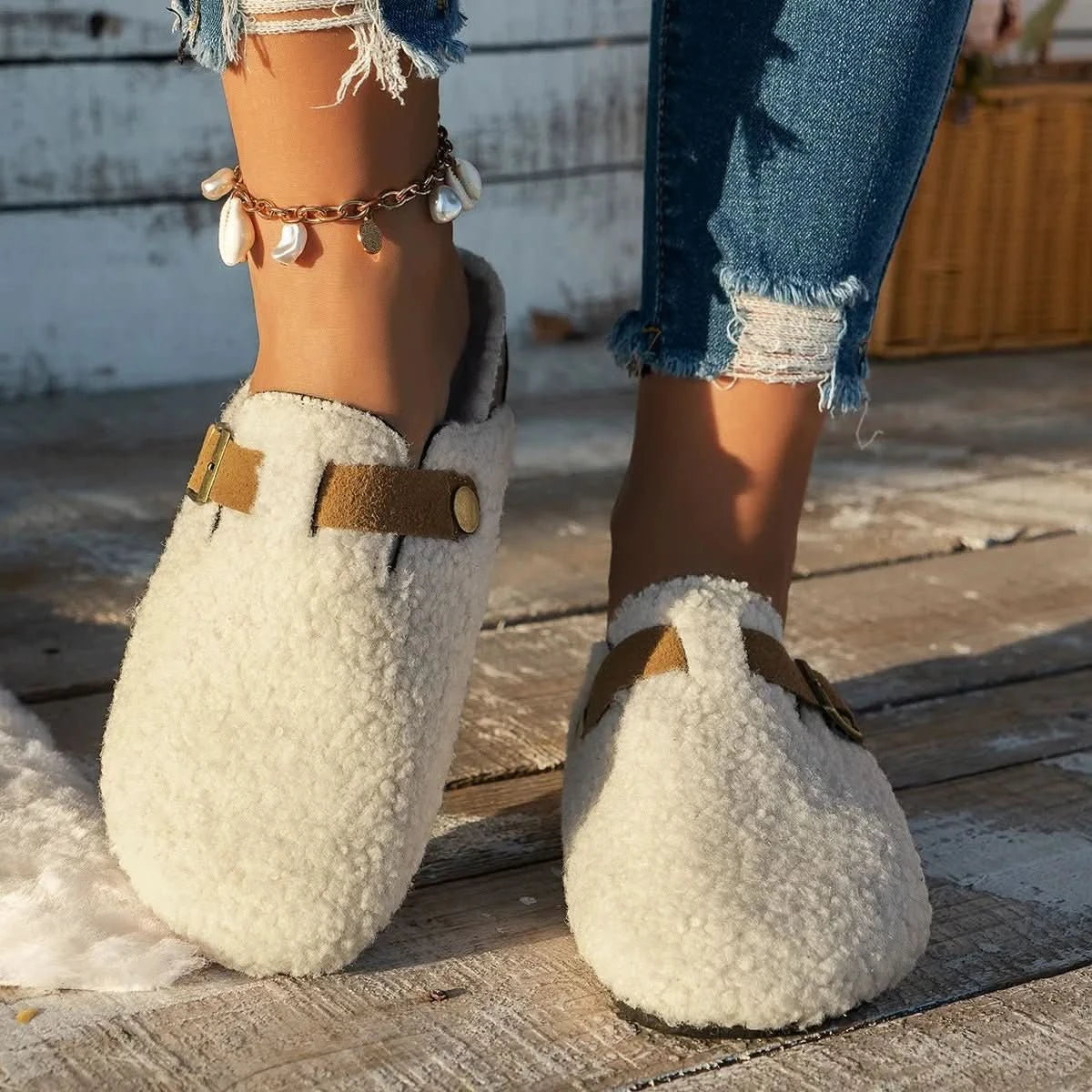 SnugWool - Luxurious Wool Slippers for Ultimate Indoor Comfort