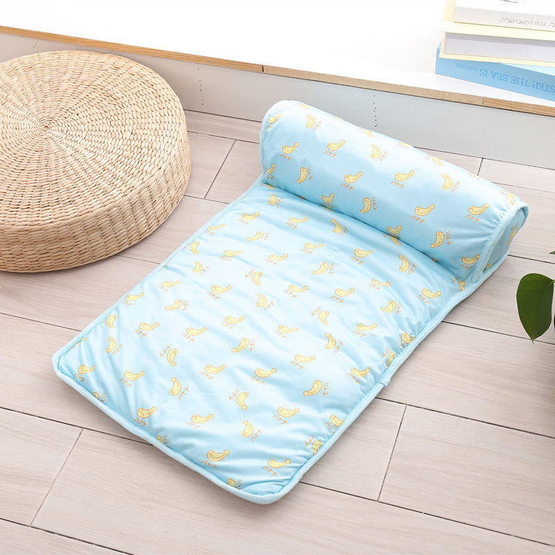 Cooling Mat for Dogs and Cats Made from Ice Silk
