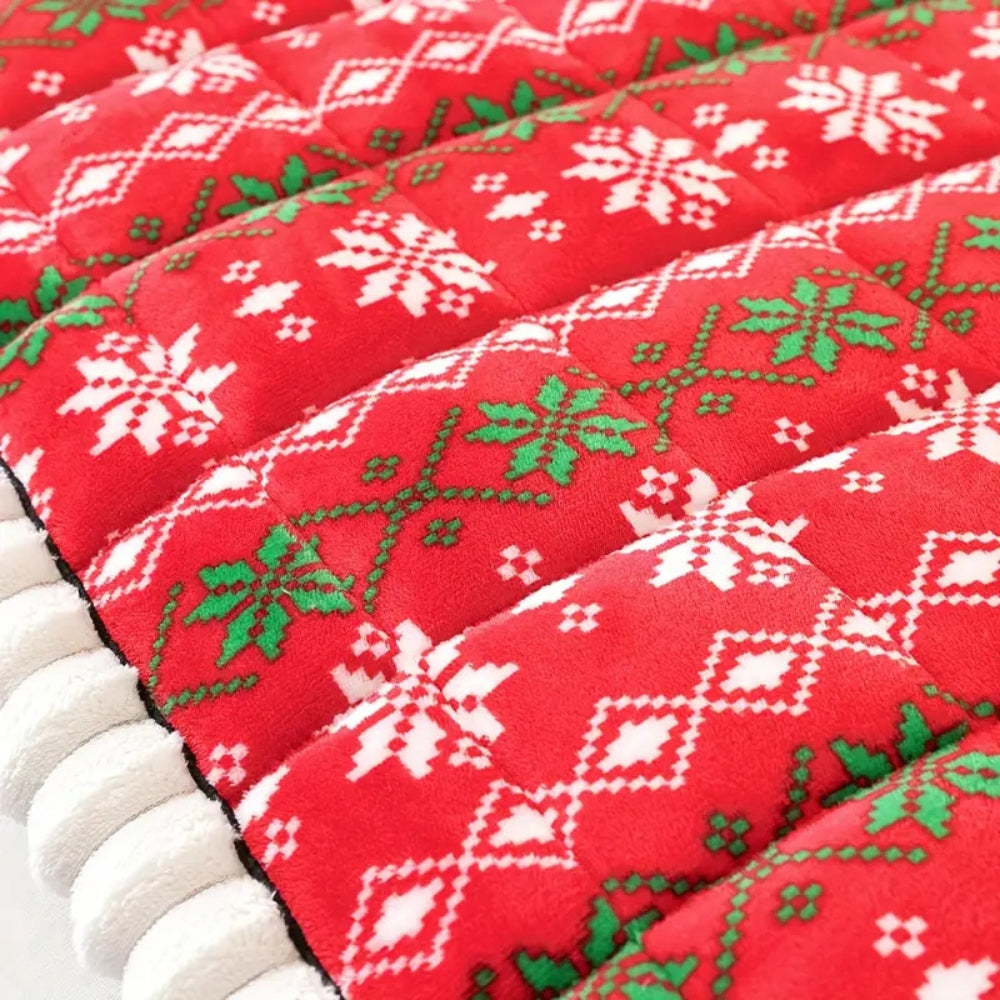 CozyVibe – Festive Sofa Cover for a Warm Holiday Atmosphere
