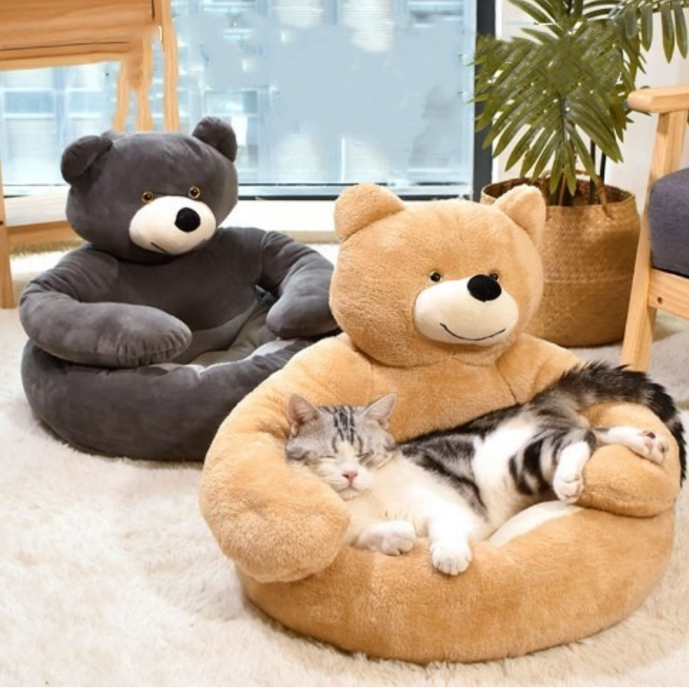 CuddleNest - Cozy Bear Shaped Plush Bed for Pets