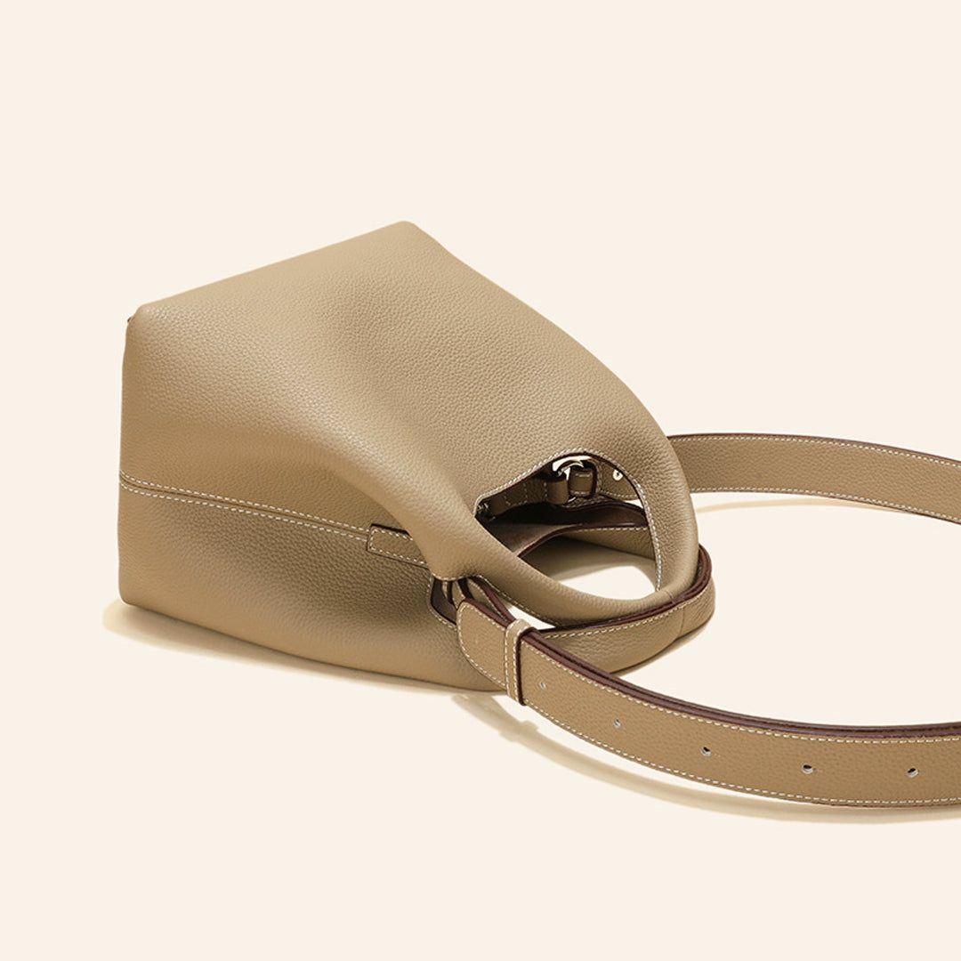 Sophisticated Leather Shoulder Bag for Daily Elegance