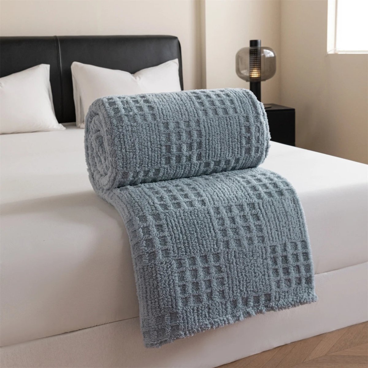 Cozy Velvet Throw Blanket with Waffle Pattern for Indoor Comfort