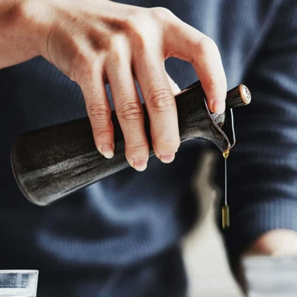 SleekGlass Oil Dispenser with Precision Spout for Effortless Pouring