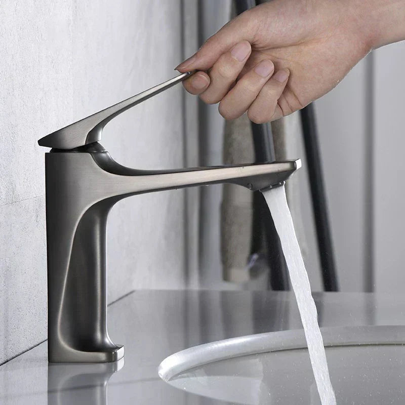 Sleek Chrome Bathroom Faucet with Effortless Control