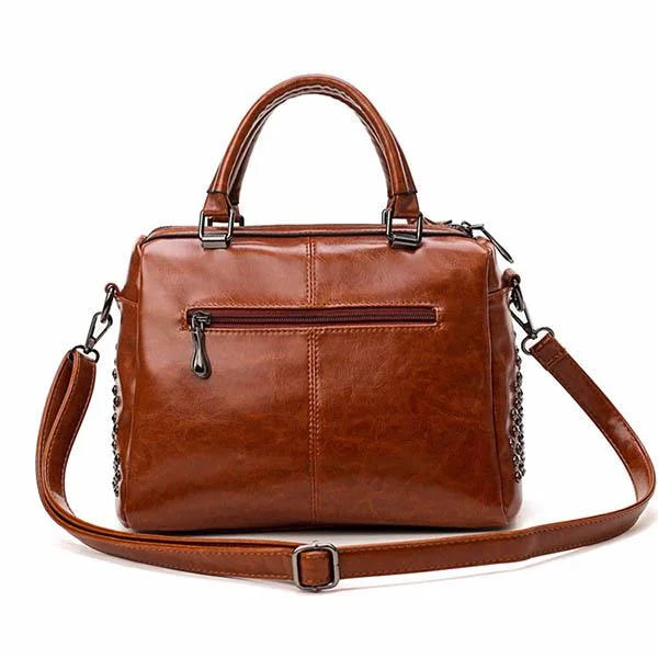 Chic Leather Crossbody Bag for Daily Adventures