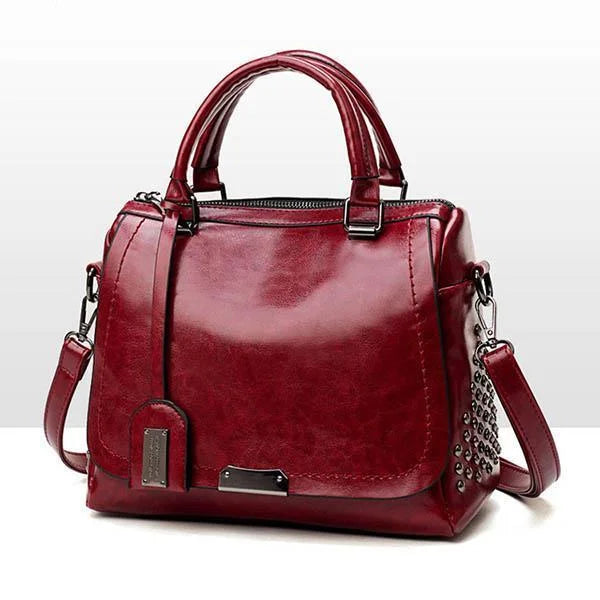 Chic Leather Crossbody Bag for Daily Adventures