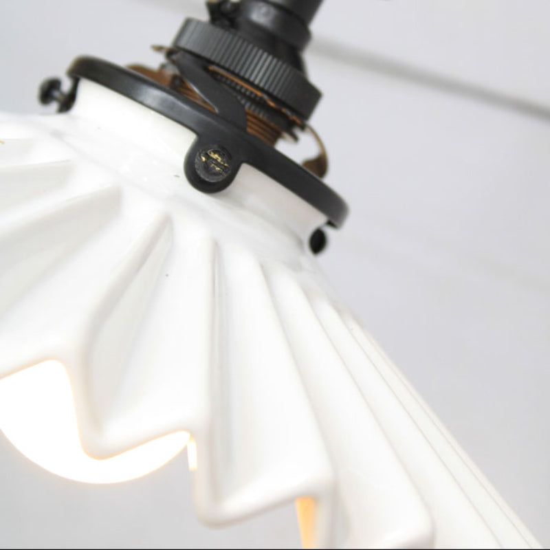 Chic Adjustable Wall Lamp with Stylish Ceramic Shade