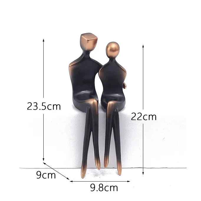 Timeless Romantic Decor – Elegant Resin Statue of a Couple