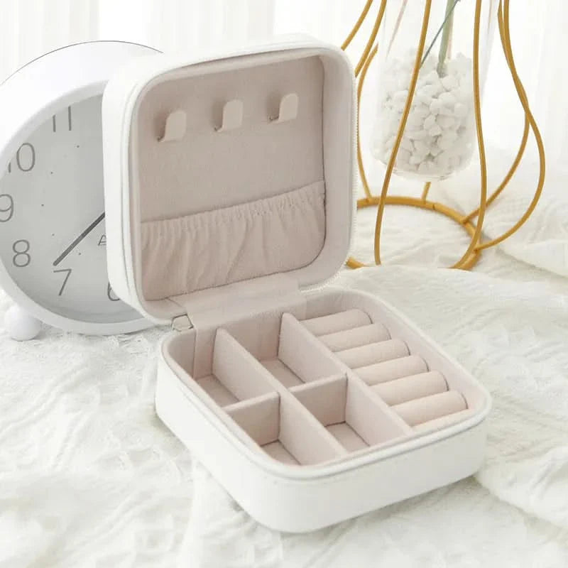 Travel Jewelry Organizer – Compact Storage Case for Daily Use