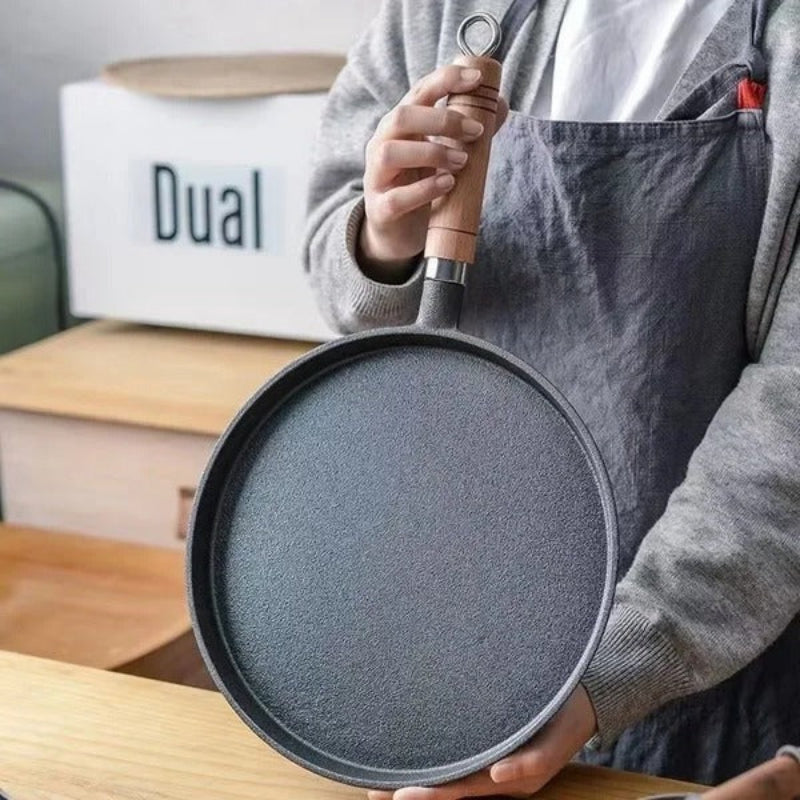 Versatile Cast Iron Skillet for Induction and Gas Cooking