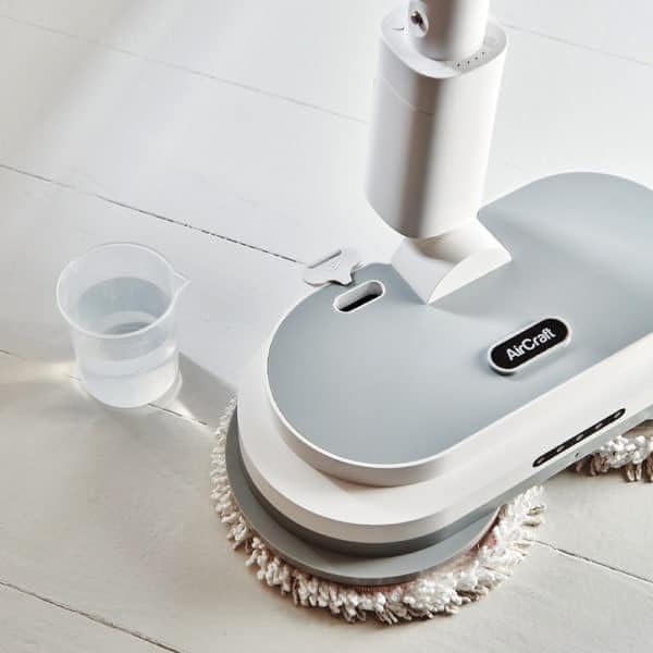 Effortless Cordless Mop with Built-In Sprayer and Reusable Pads