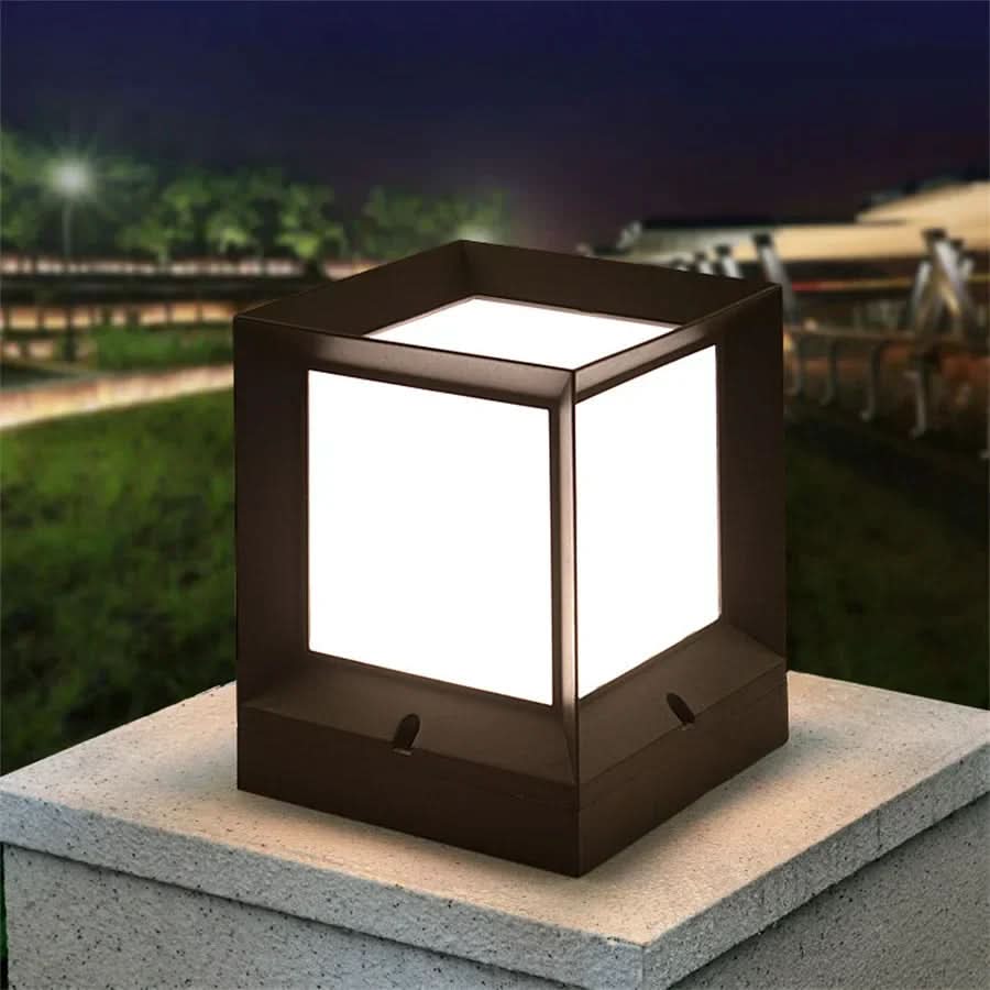 Contemporary Outdoor LED Lamp for Driveways and Gates