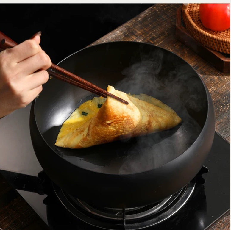 Handcrafted Iron Skillet with Wooden Handle, 24–28 cm