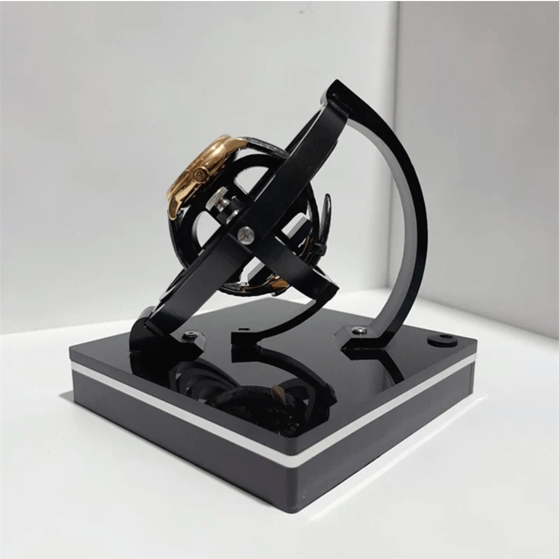 Elegant Automatic Watch Winder with Whisper-Quiet Functionality