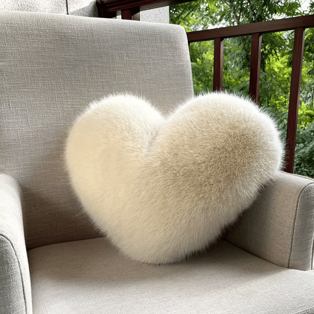 Cozyheart – Plush Heart-Shaped Pillow for Comfort & Charm