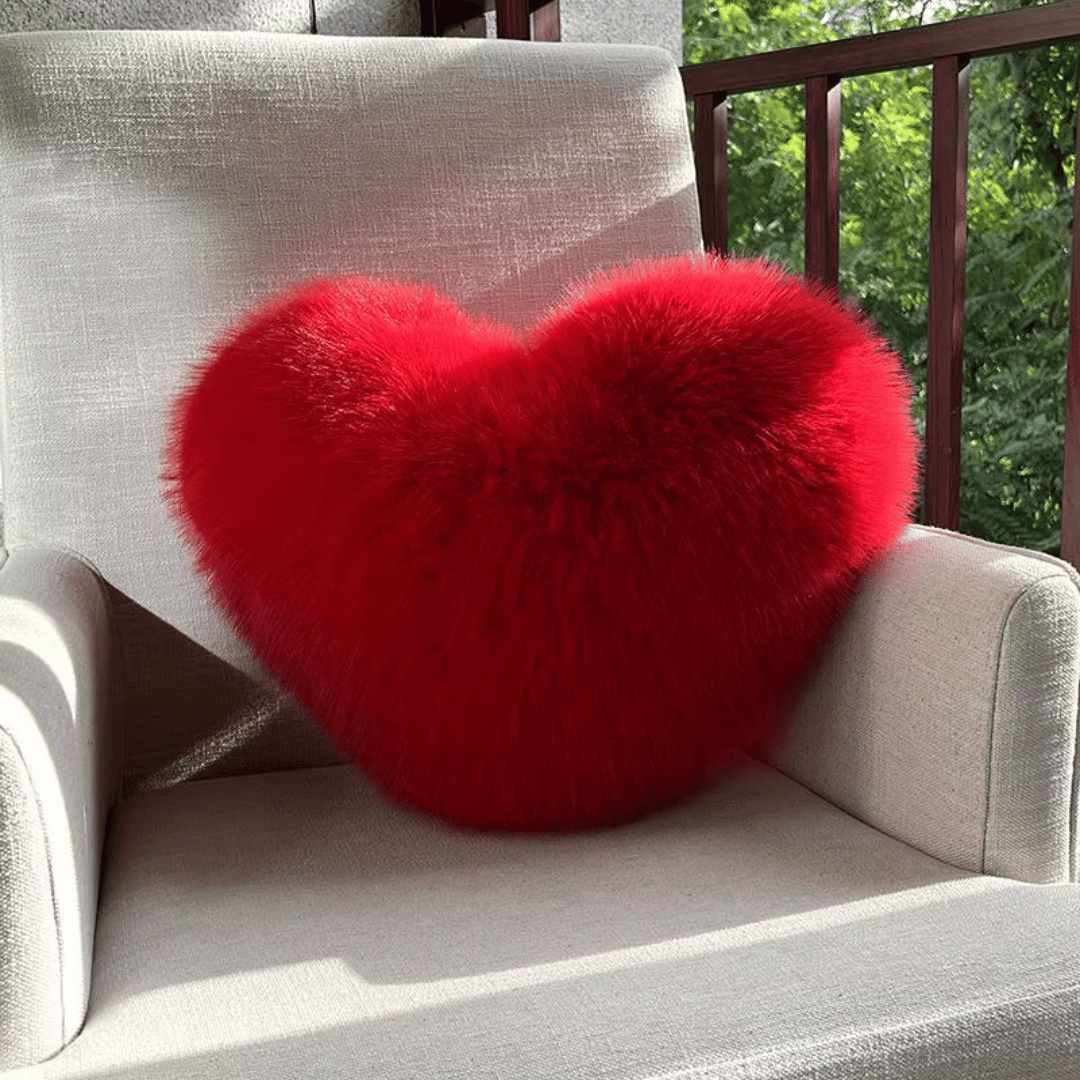 Cozyheart – Plush Heart-Shaped Pillow for Comfort & Charm