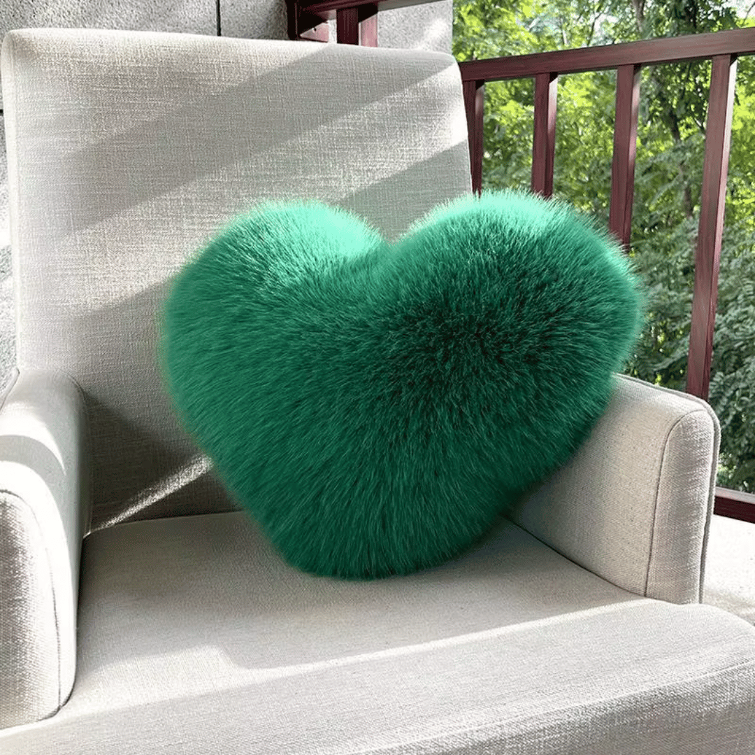 Cozyheart – Plush Heart-Shaped Pillow for Comfort & Charm
