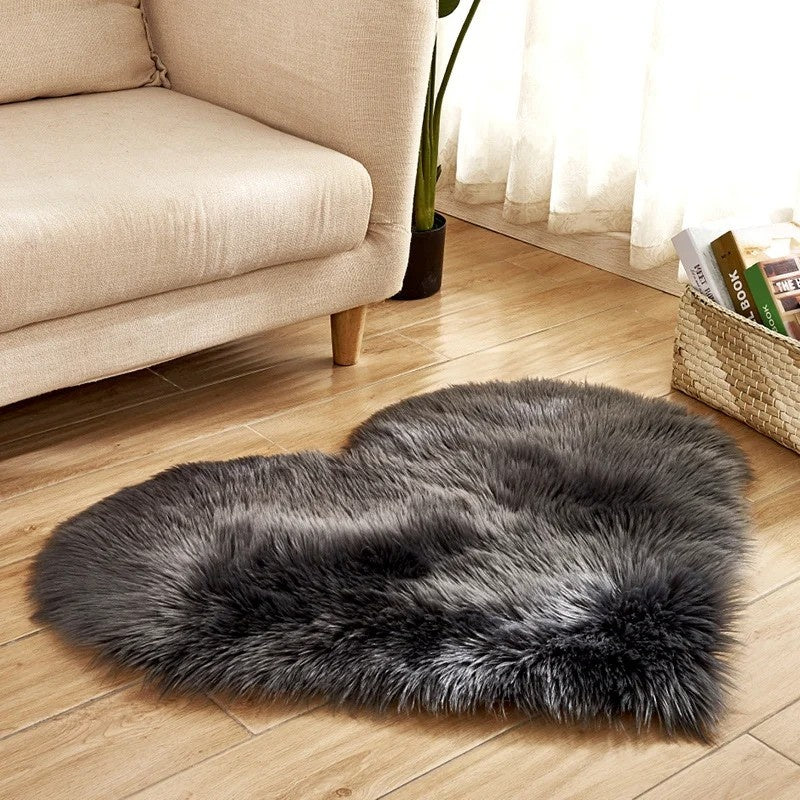 Charming Heart-Shaped Soft Rug – Cozy Floor Mat for Any Room