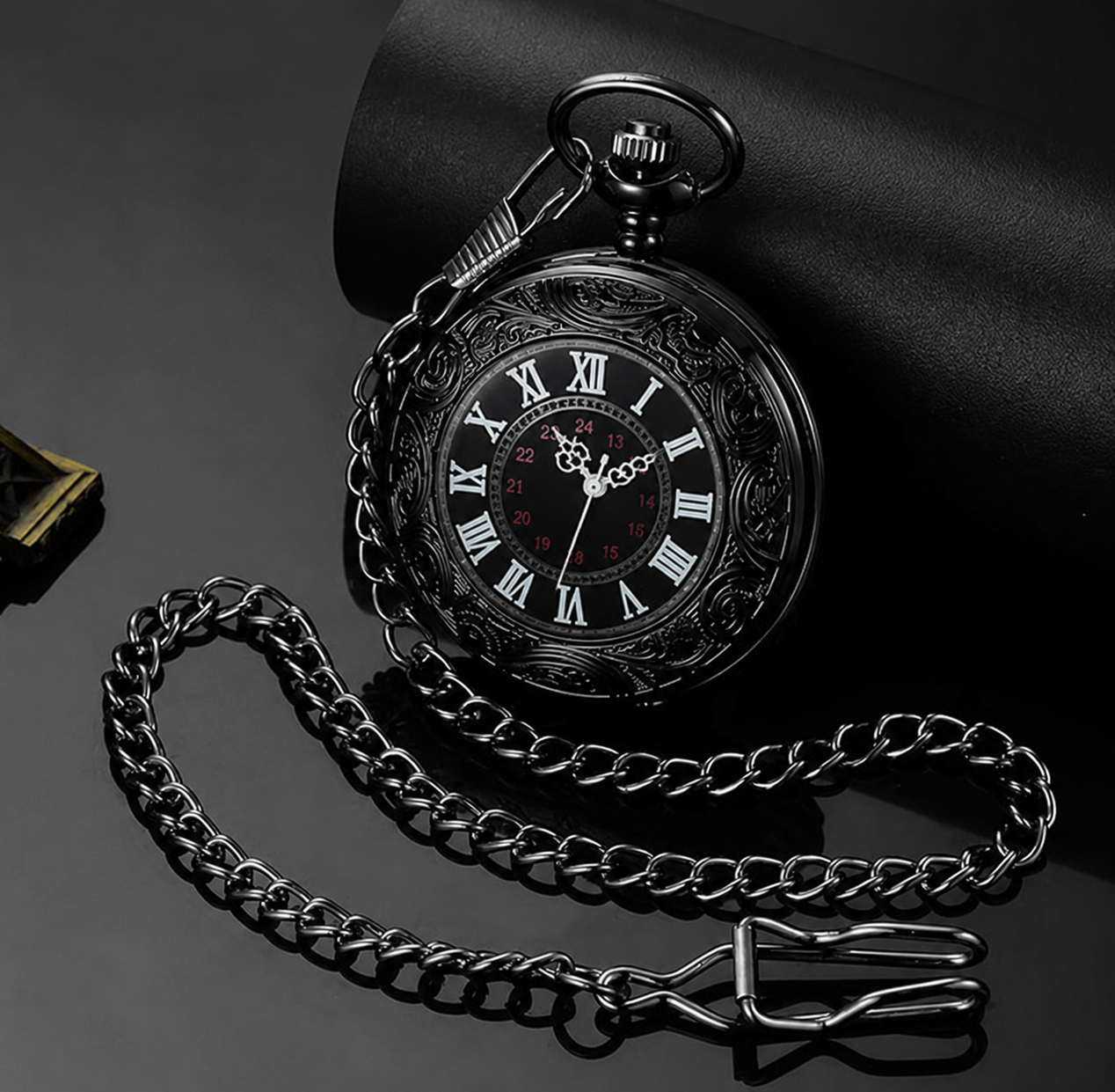 Classic Men's Pocket Watch | Vintage Style | Quartz Movement | Gold Hands
